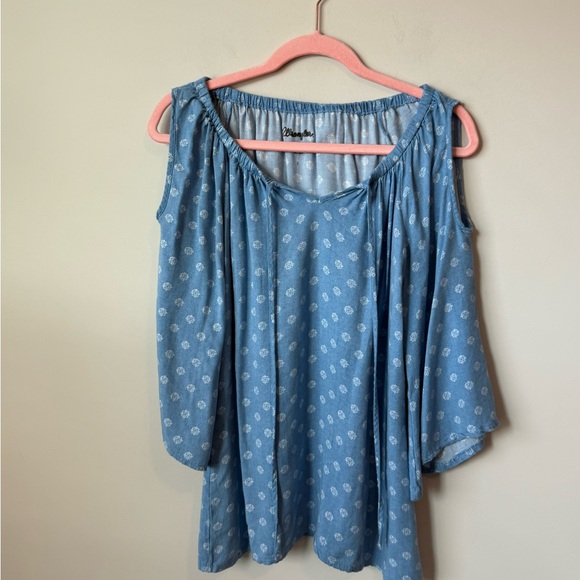 Wrangler Light Blue & white cold shoulder Blouse size small - Picture 1 of 5